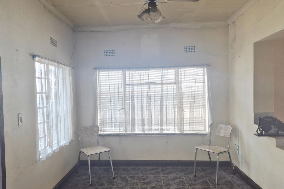 Versatile Family Home with Great Potential - Photo 5