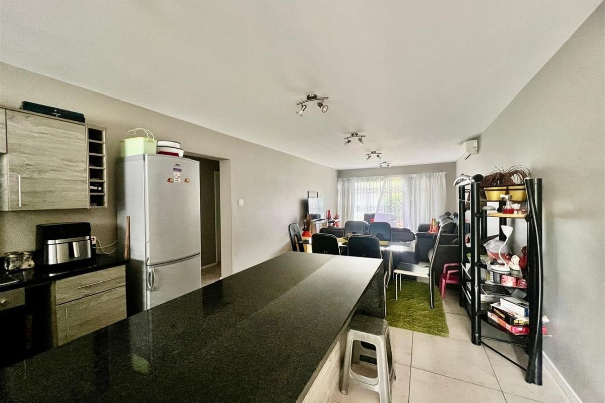 3 Bed and 2 bathroom home in Nahoon Valley Park - Photo 4