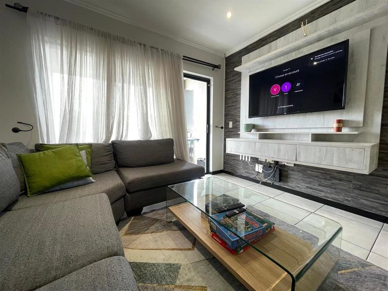 Modern Semi-Furnished 2 Bed, 2 Bath Apartment in Ventura Estate Craigavon Fourways - Photo 3