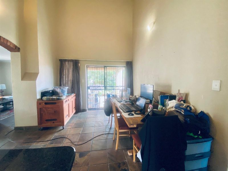 3-Bedroom  2 bathrooms, 2 Car Garage  Townhouse in a Secure Estate Available For Rent - Photo 7