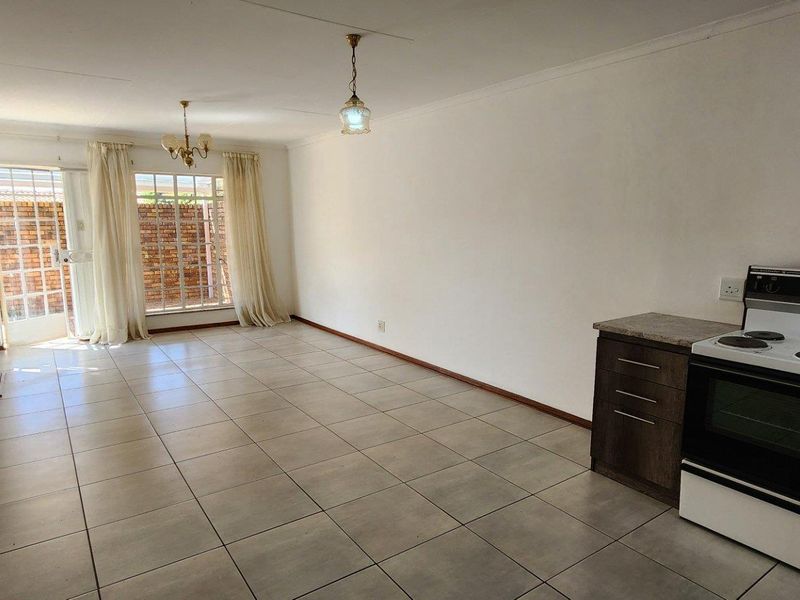 Retirement Home for sale in  Brummeria, Pretoria - Photo 6