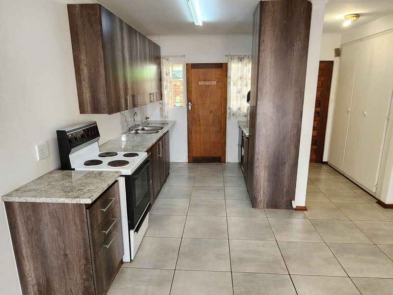 Retirement Home for sale in  Brummeria, Pretoria - Photo 5