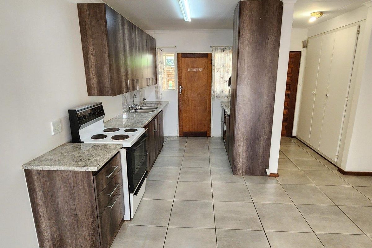 Retirement Home for sale in  Brummeria, Pretoria - Photo 5