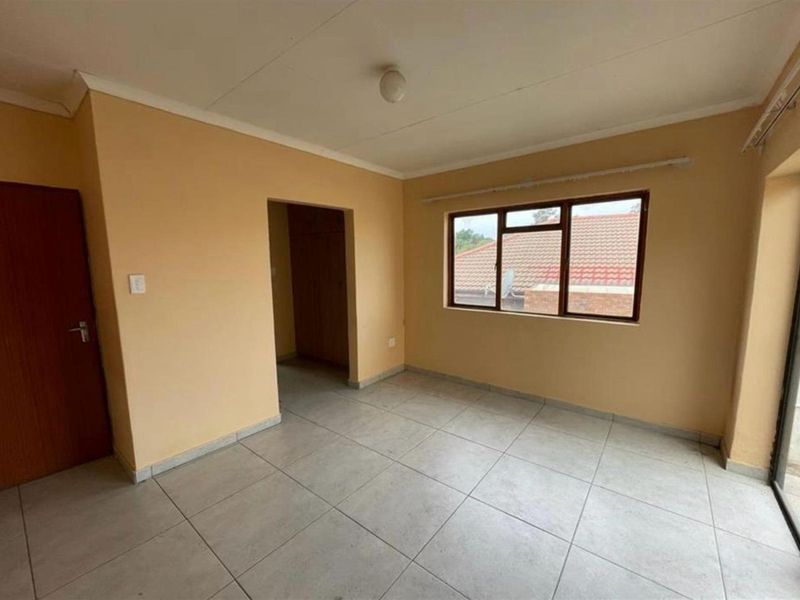 Townhouse For Sale in Aviary Hill, Newcastle, KwaZulu Natal - Photo 9