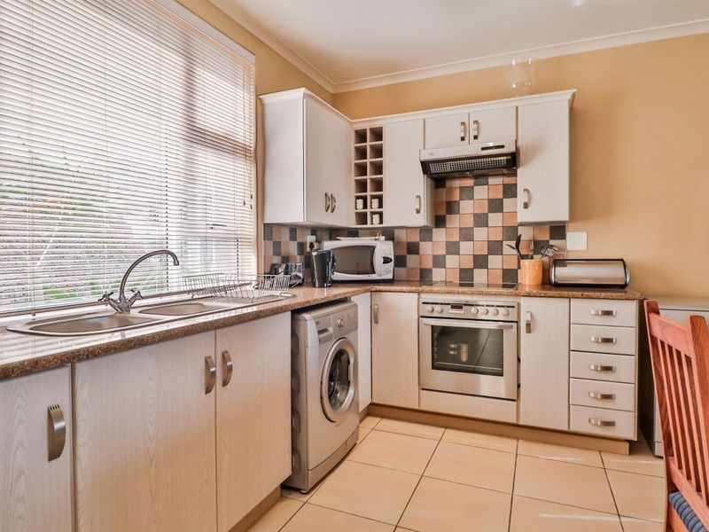 Luxury Golf Villa with Breathtaking Ocean Views! - Photo 6