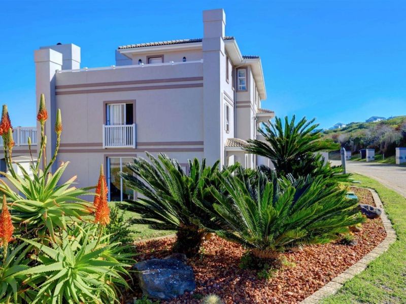 Luxury Golf Villa with Breathtaking Ocean Views! - Photo 4