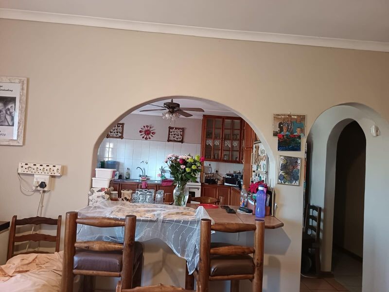 Spacious Smallholding Near the Vaal River - Ideal family living - Photo 9