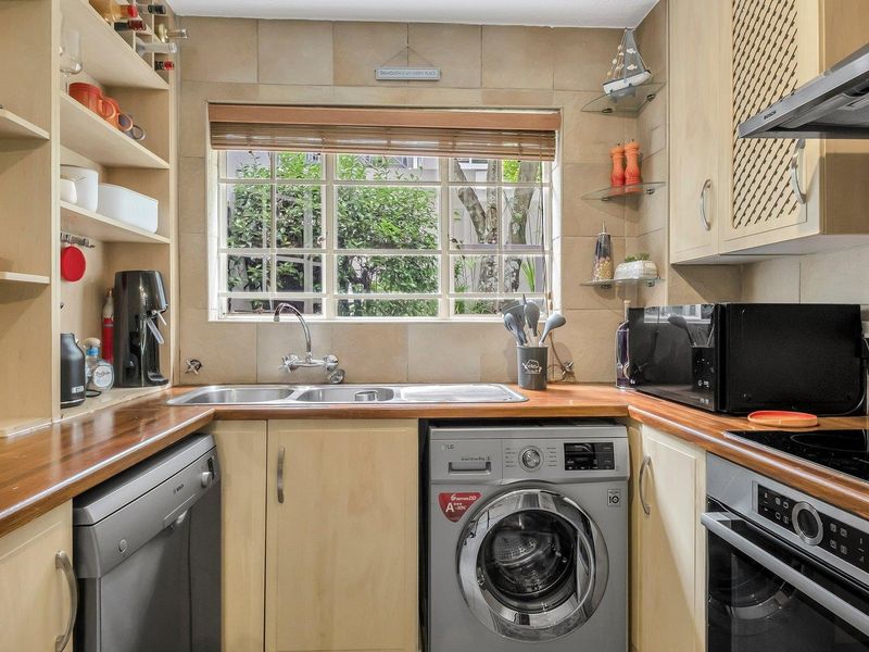 Apartment For Sale in Strathavon, Sandton - Photo 4