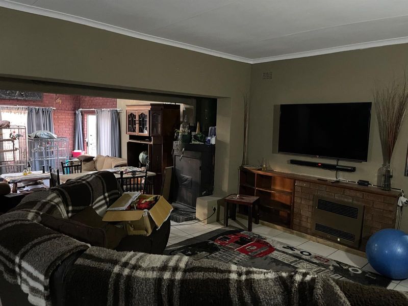 4 Bedroom House To Rent in Kriel - Photo 8