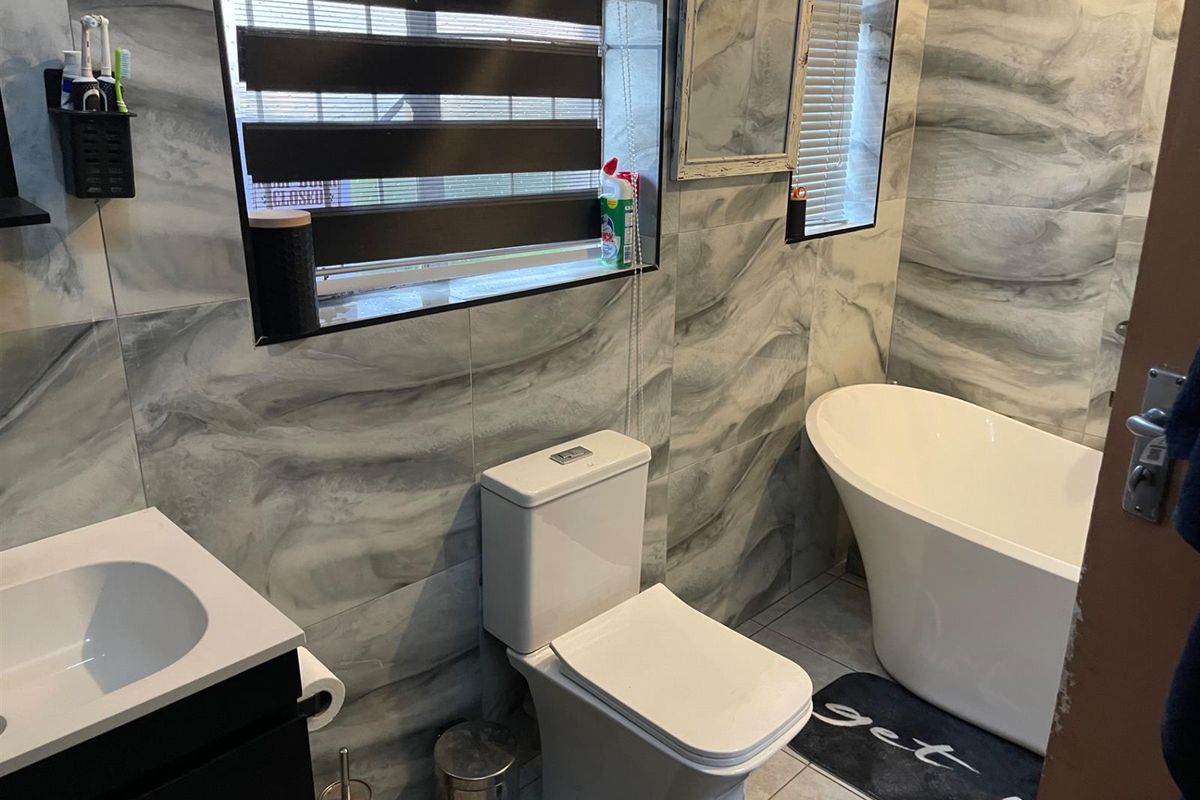 4 Bedroom House To Rent in Kriel - Photo 5