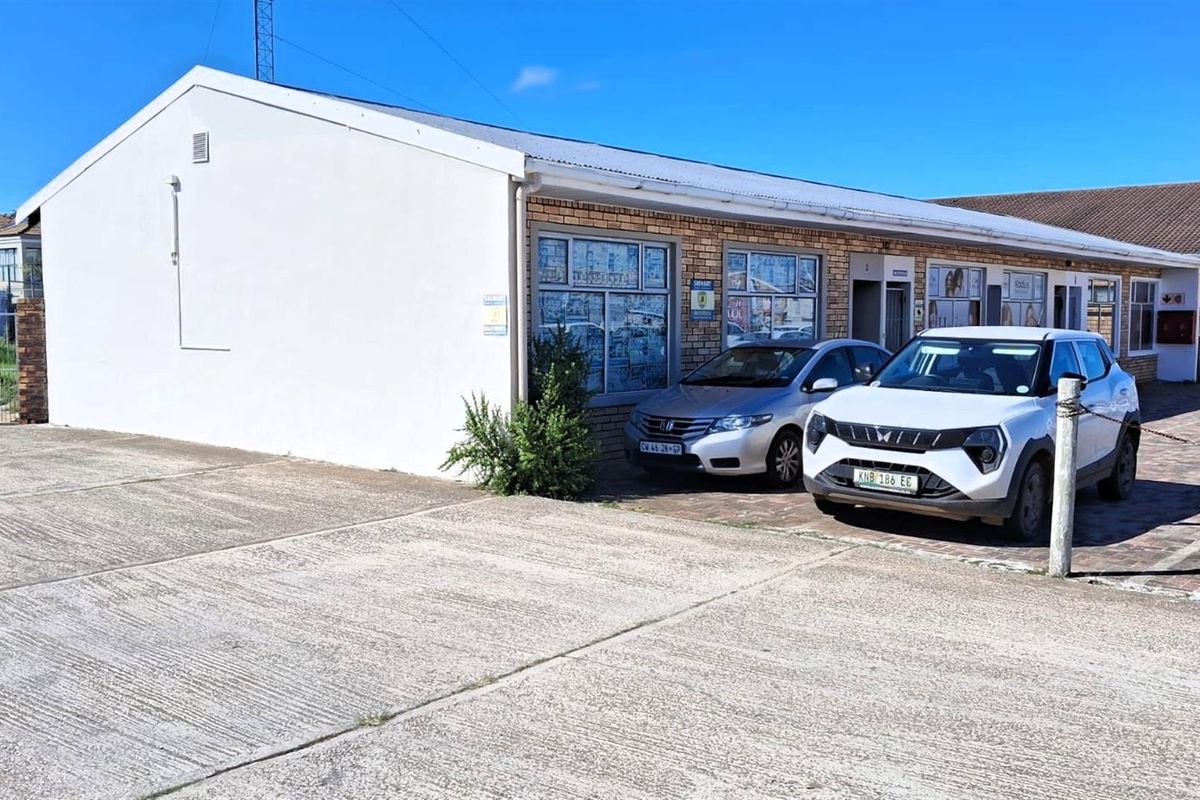 Commercial Property for Sale in Wavecrest, Jeffreys Bay - Prime Investment with Rental Income - Photo 2