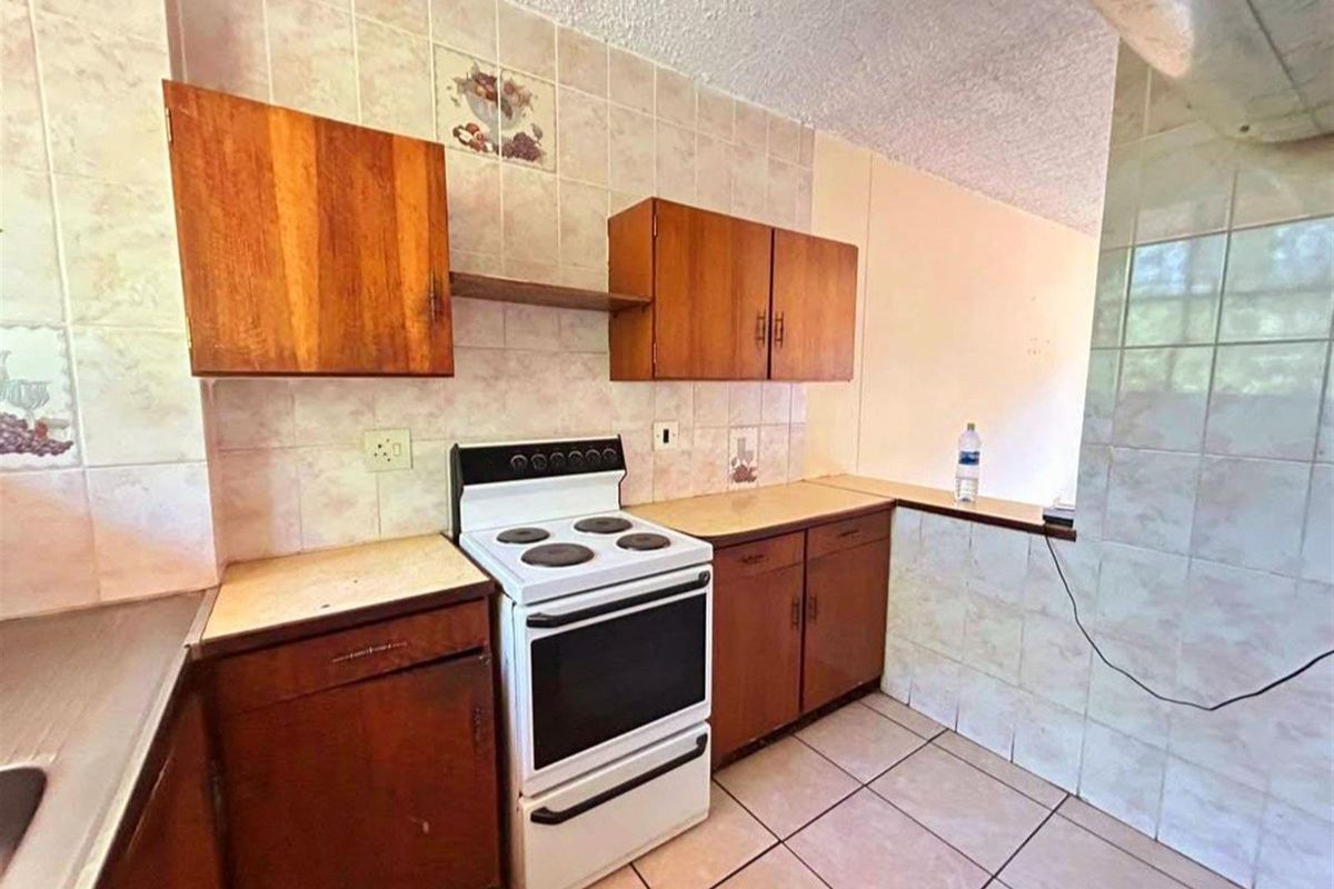 Neat 2-Bedroom Apartment in Pretoria North - Photo 3