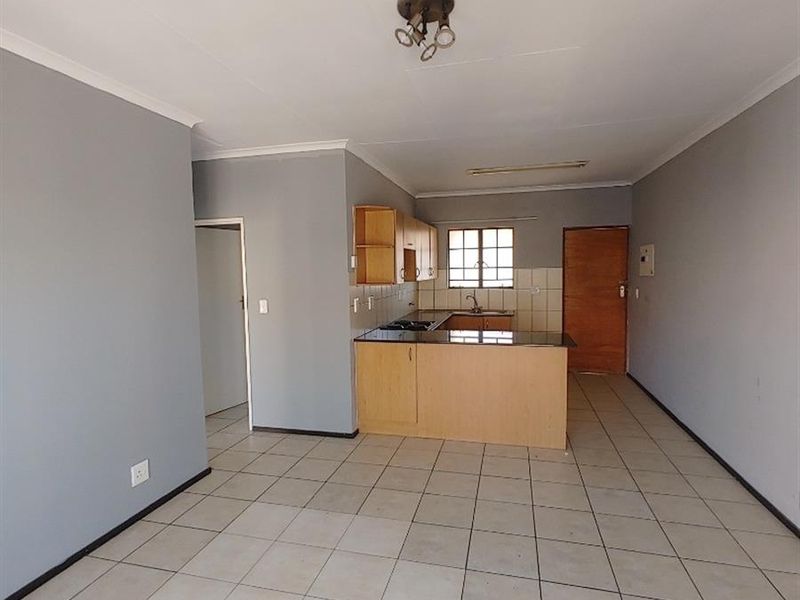 2 Bedroom,1Bath Apartment for rent in Halfway house - Photo 3