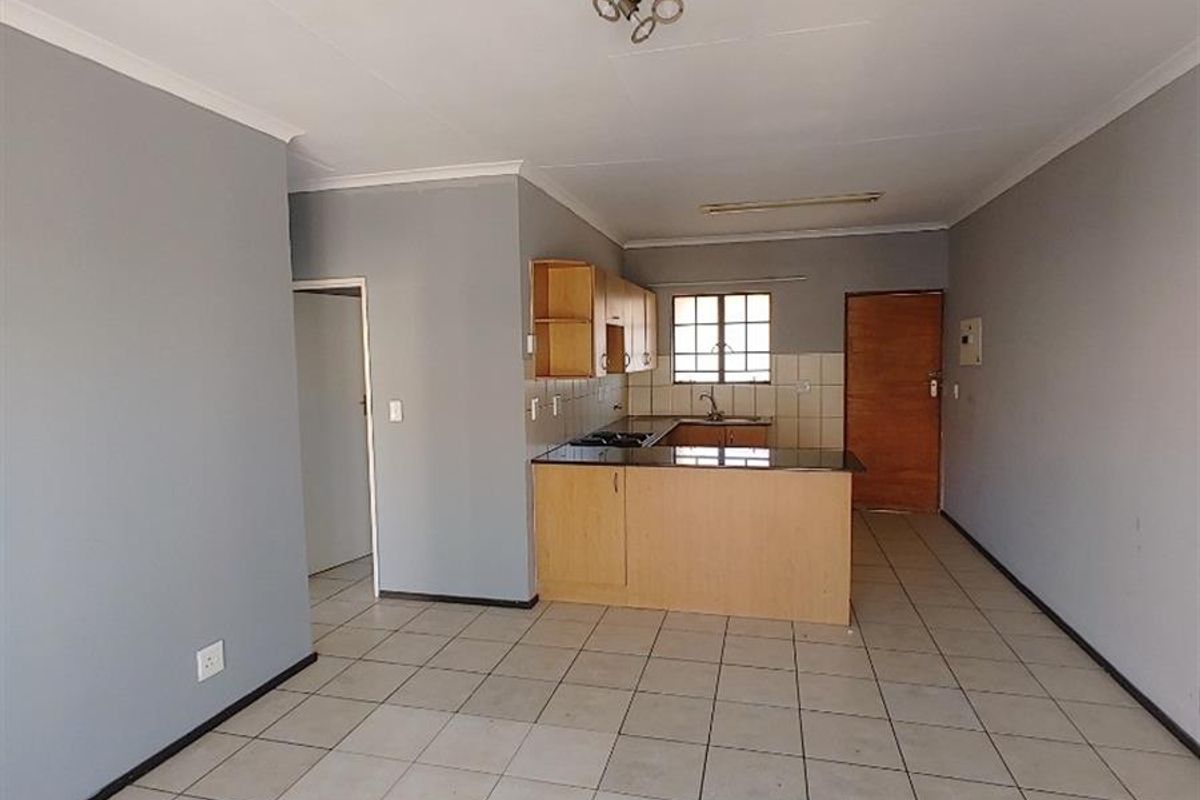 2 Bedroom,1Bath Apartment for rent in Halfway house - Photo 3