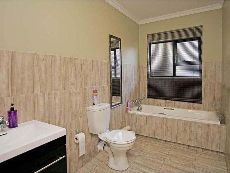 2Bed,2Bath Apartment for rent in Noordwyk - Photo 9