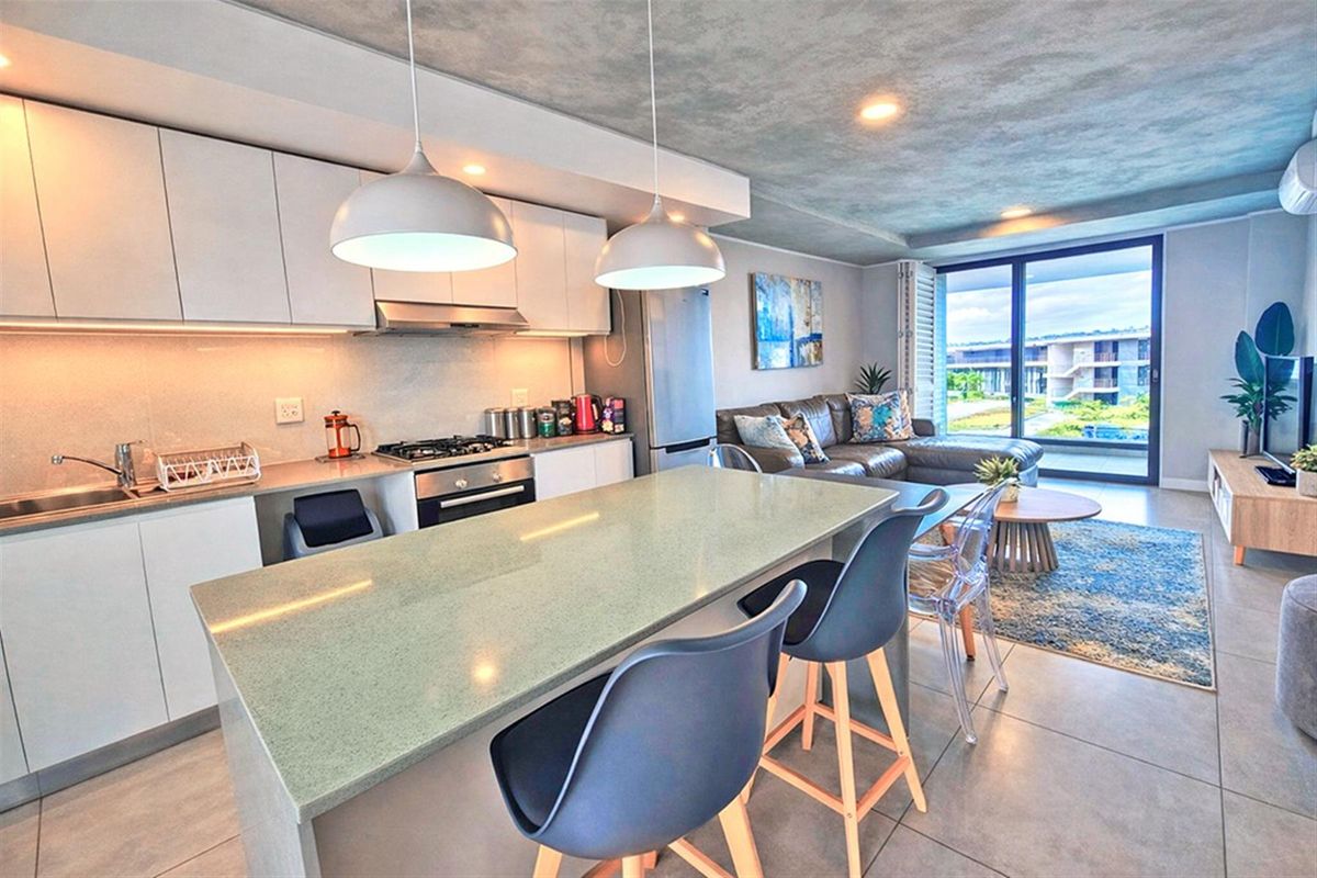 Available Immediately! Stunning Furnished Apartment to Let! - Photo 2