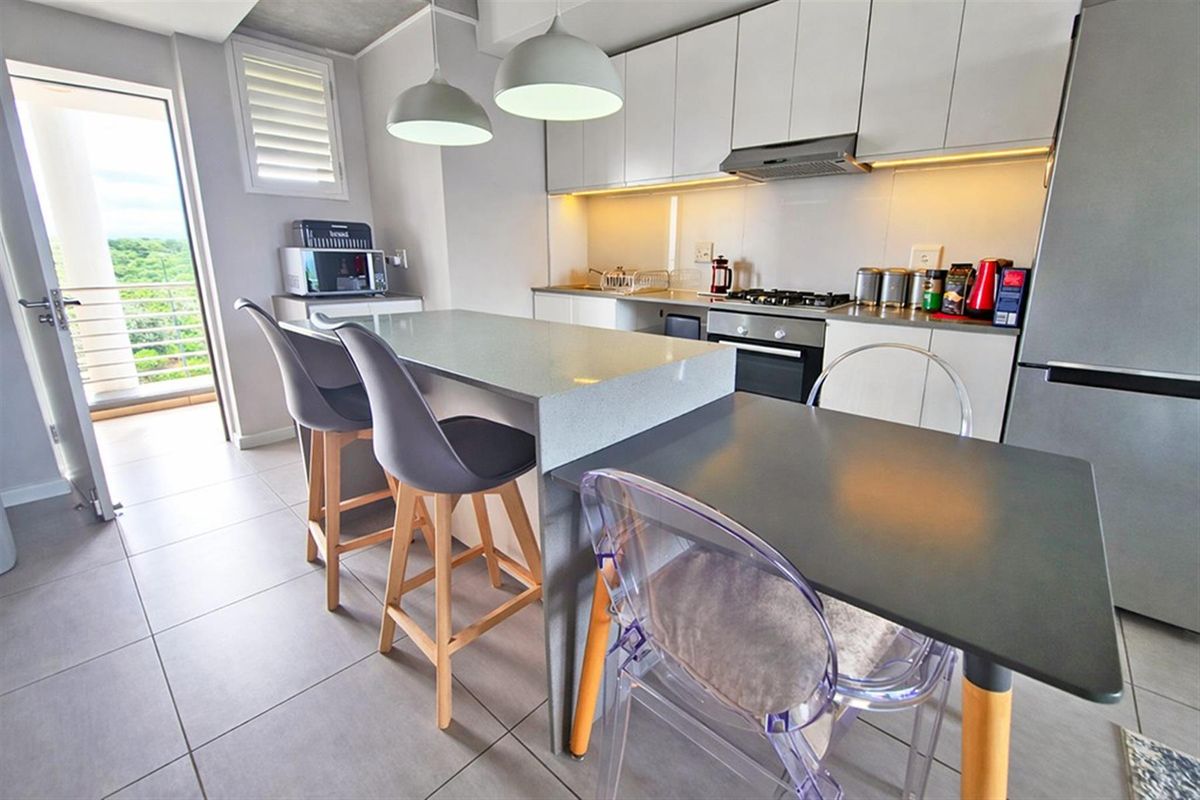 Available Immediately! Stunning Furnished Apartment to Let! - Photo 4