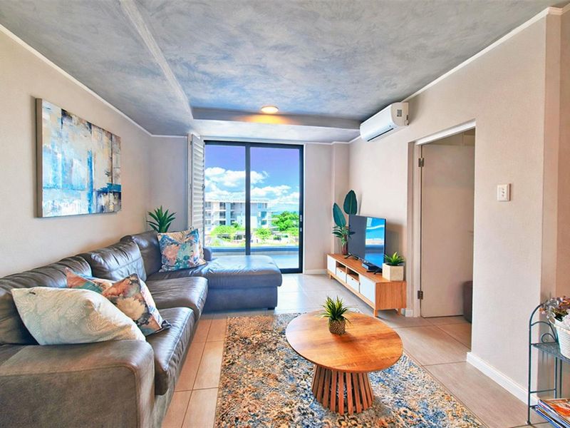 Available Immediately! Stunning Furnished Apartment to Let! - Photo 3