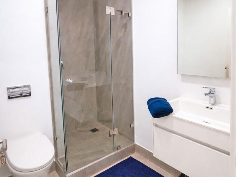 Available Immediately! Stunning Furnished Apartment to Let! - Photo 9