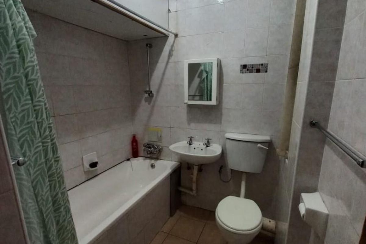 Studio Apartment For Sale in Kimberley - Photo 3