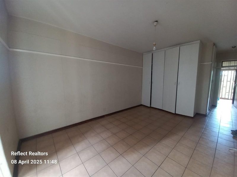 Studio Apartment For Sale in Kimberley - Photo 5