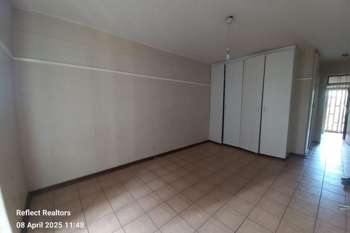 Studio Apartment For Sale in Kimberley - Photo 5