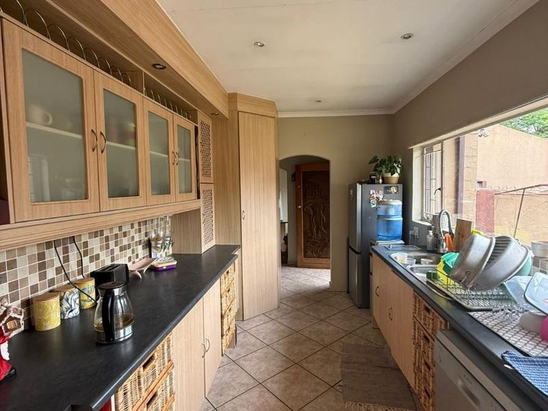 3 Bedroom 2 bathroom home for rent - Photo 3