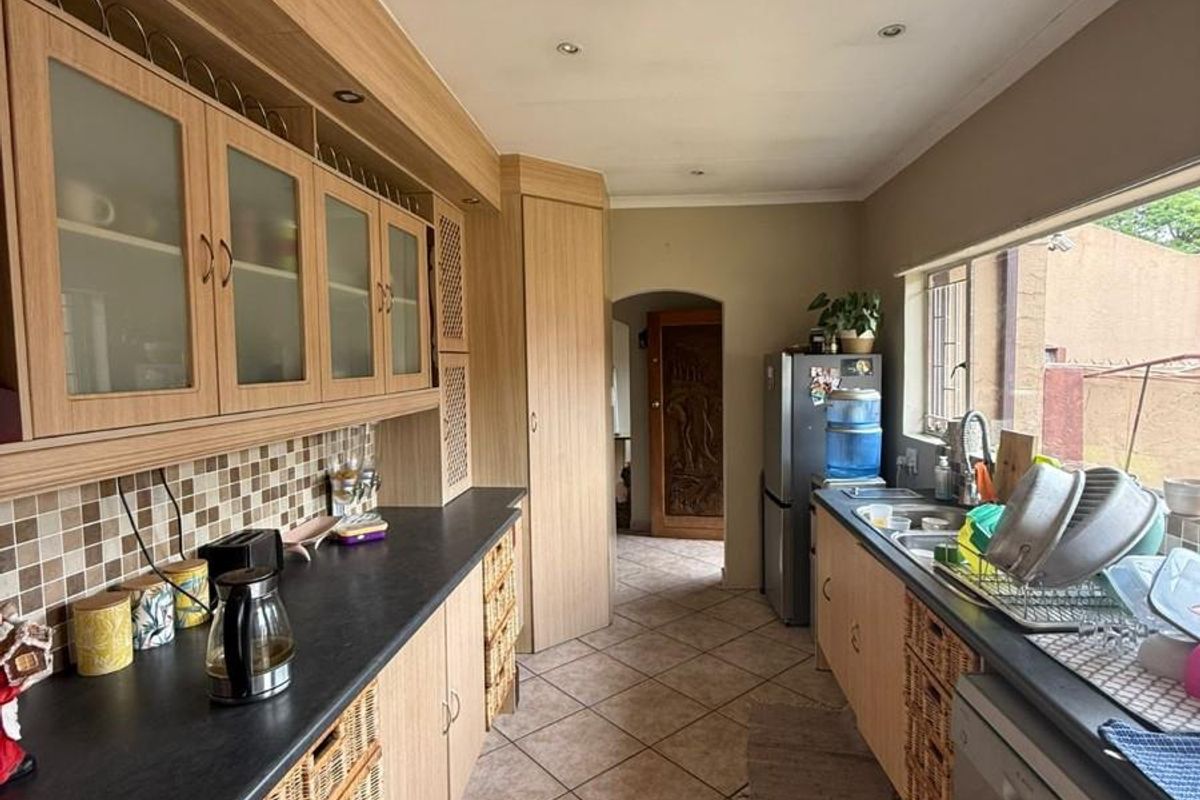 3 Bedroom 2 bathroom home for rent - Photo 3