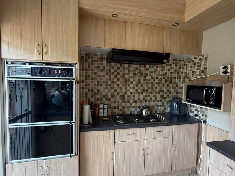 3 Bedroom 2 bathroom home for rent - Photo 2