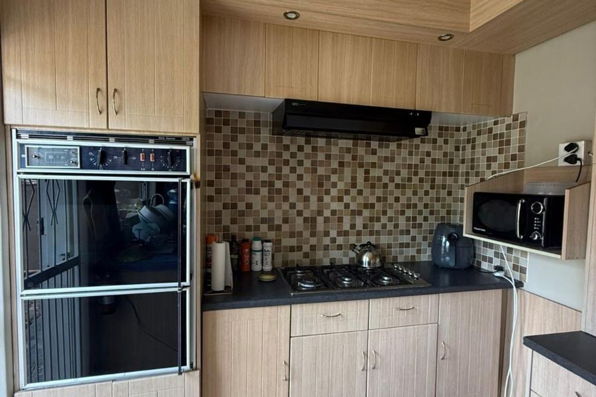3 Bedroom 2 bathroom home for rent - Photo 2