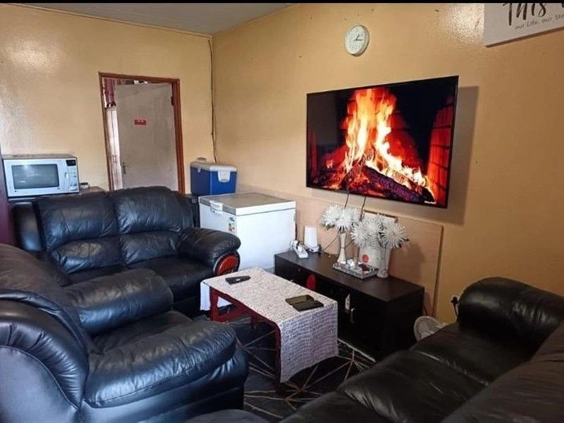 Apartment For Sale in LIMPOPO FLATS, FRIENDSHIPTOWN - Photo 3