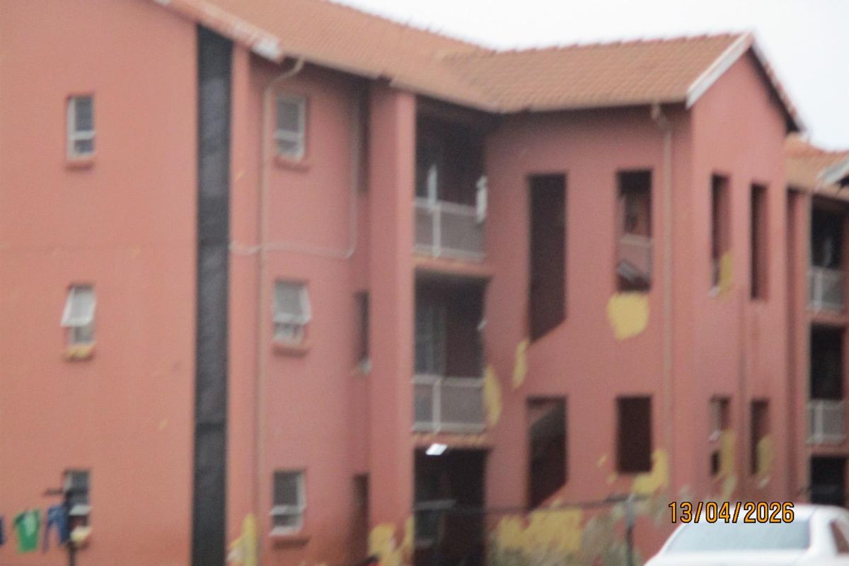 Apartment For Sale in LIMPOPO FLATS, FRIENDSHIPTOWN - Photo 2
