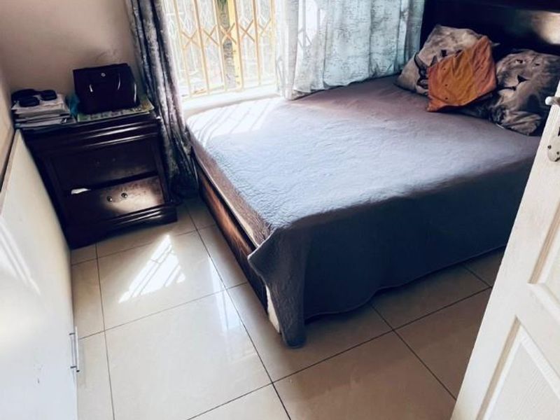 Ivestors!! Three Bedroom House with 3 1 bedroom Apartments for Sale in The Reeds, Centurion - Photo 9