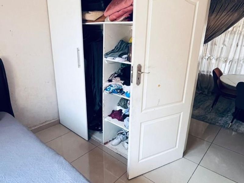 Ivestors!! Three Bedroom House with 3 1 bedroom Apartments for Sale in The Reeds, Centurion - Photo 10