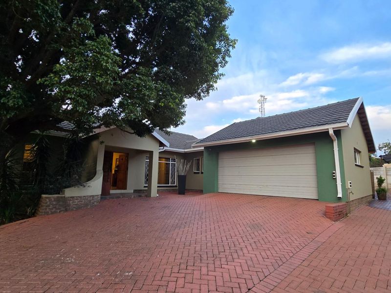 Modern Comfort Meets Effortless Living - Move-In Ready with Exceptional Extras - Photo 2