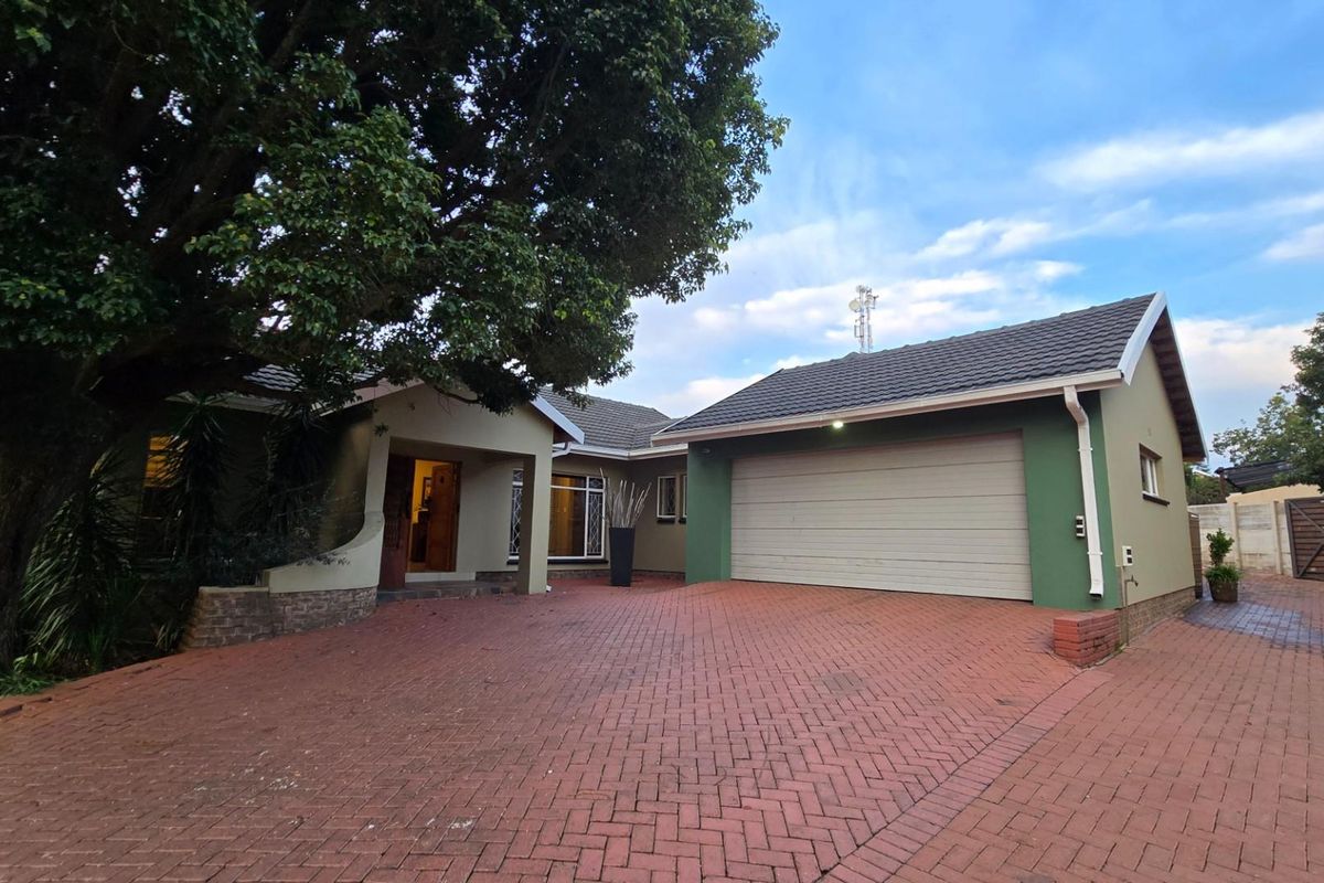 Modern Comfort Meets Effortless Living - Move-In Ready with Exceptional Extras - Photo 2