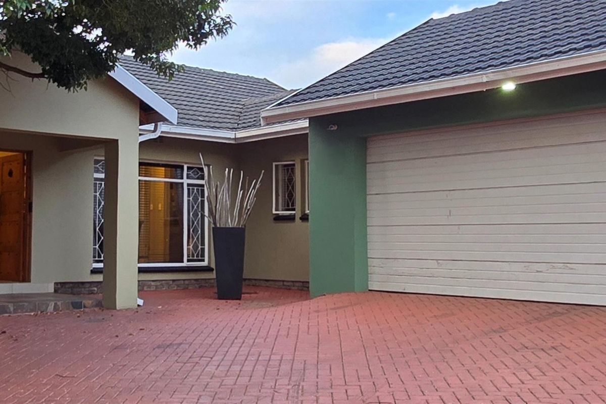 Modern Comfort Meets Effortless Living - Move-In Ready with Exceptional Extras - Photo 3