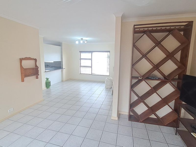 4 Bedroom House For Sale in Panorama, Malmesbury - Photo 7