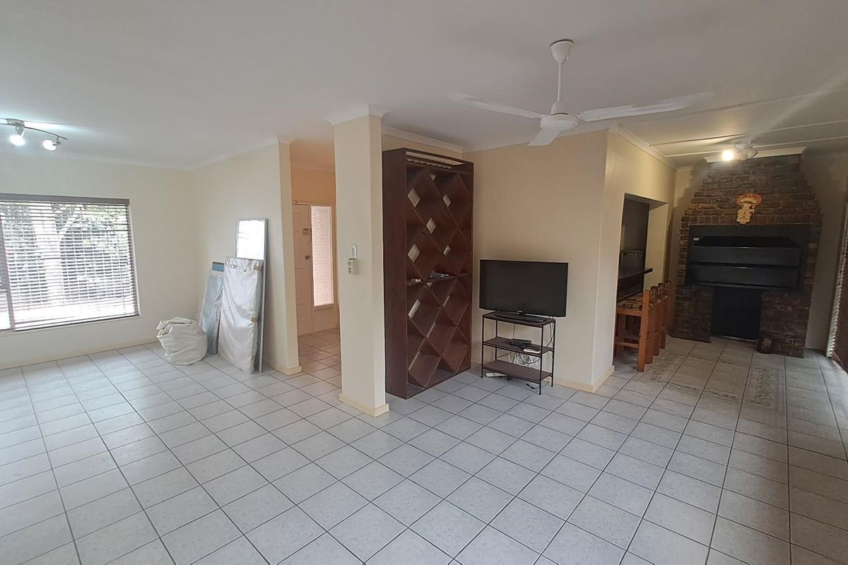 4 Bedroom House For Sale in Panorama, Malmesbury - Photo 4