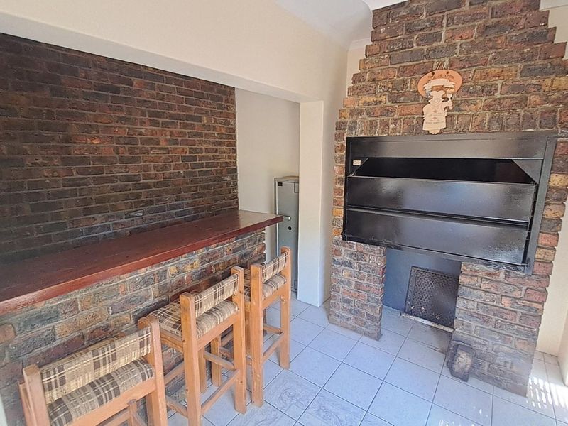 4 Bedroom House For Sale in Panorama, Malmesbury - Photo 6