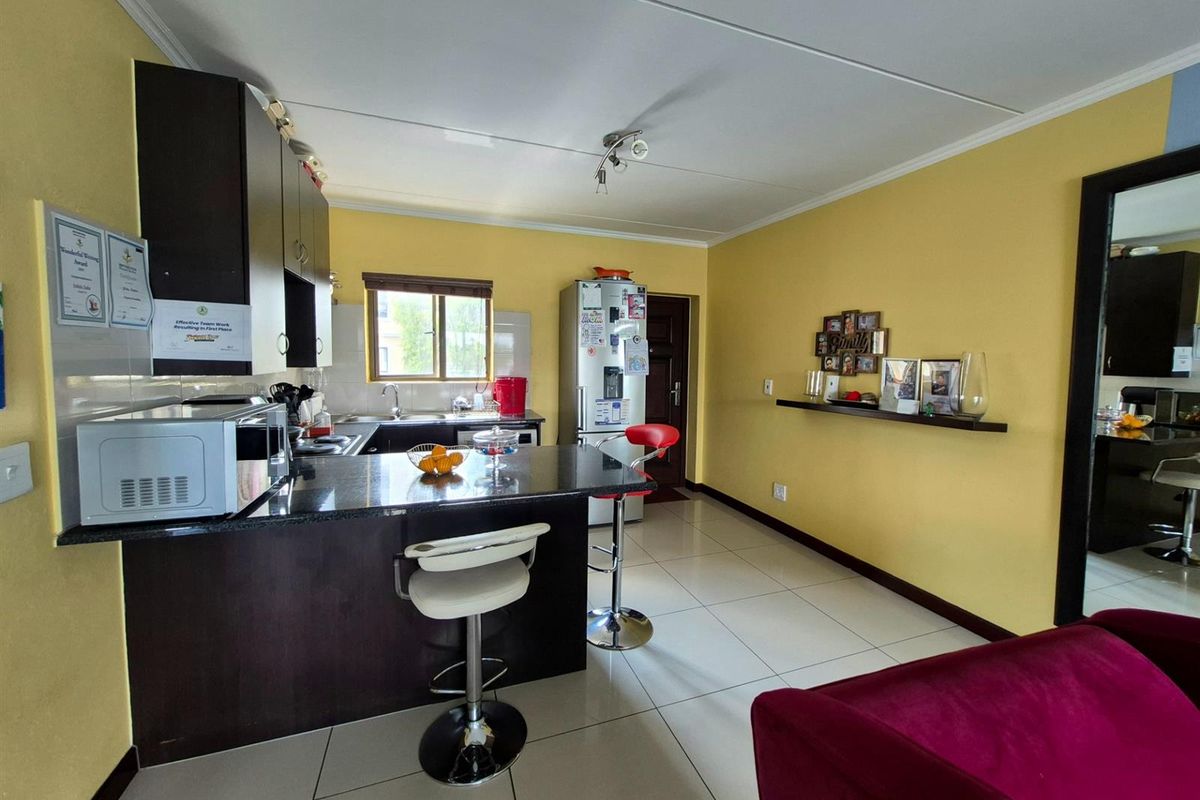 Apartment For Sale in Erand Gardens Midrand - Photo 4