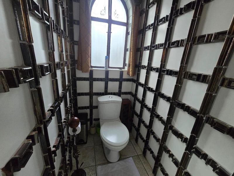 Luxury Fully Serviced Extended-Stay Suites - Photo 8