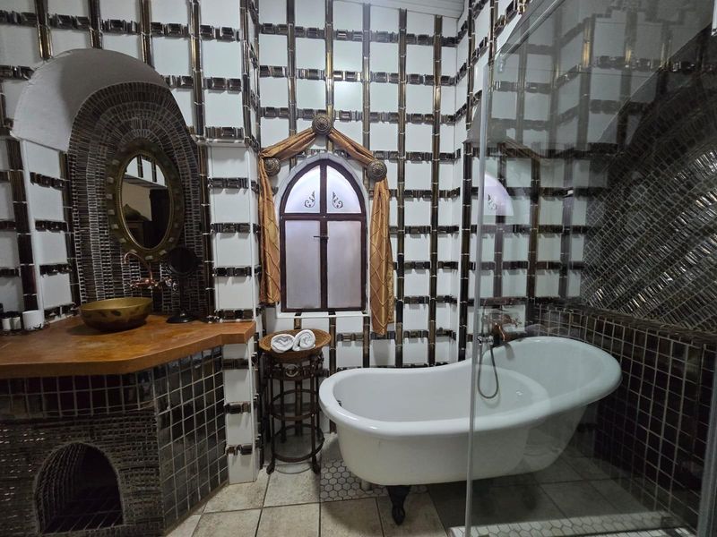 Luxury Fully Serviced Extended-Stay Suites - Photo 6