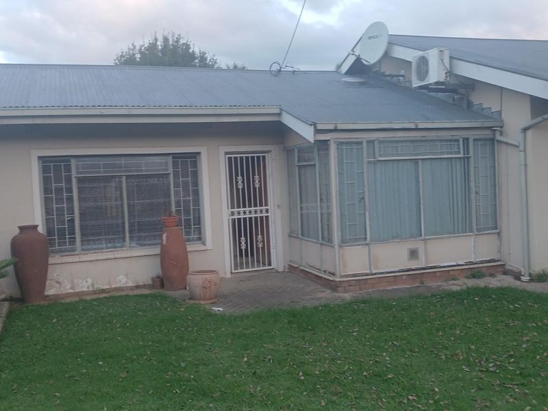 Charming 3-Bedroom Family Home for Sale in Rietfontein, Pretoria - Magaliesberg Foothills - Photo 2