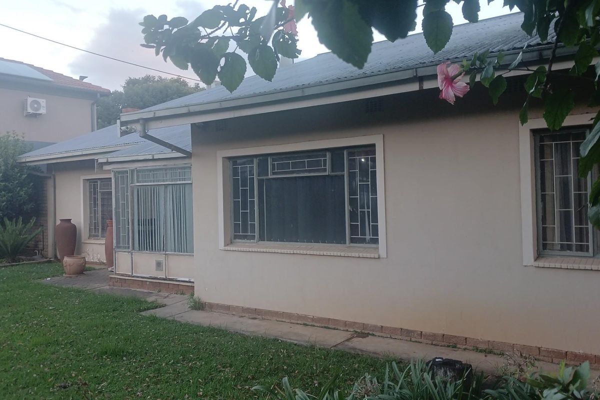 Charming 3-Bedroom Family Home for Sale in Rietfontein, Pretoria - Magaliesberg Foothills - Photo 3