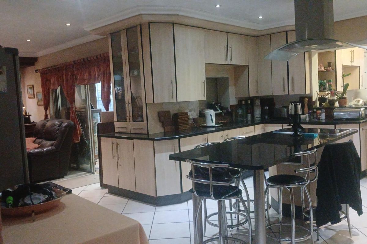 Charming 3-Bedroom Family Home for Sale in Rietfontein, Pretoria - Magaliesberg Foothills - Photo 5