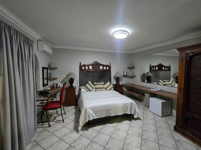 Luxury Fully Serviced Extended-Stay Studio Apartment - Photo 7