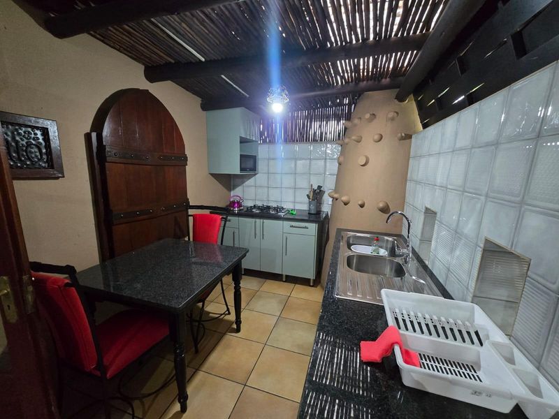 Luxury Fully Serviced Extended-Stay Studio Apartment - Photo 6