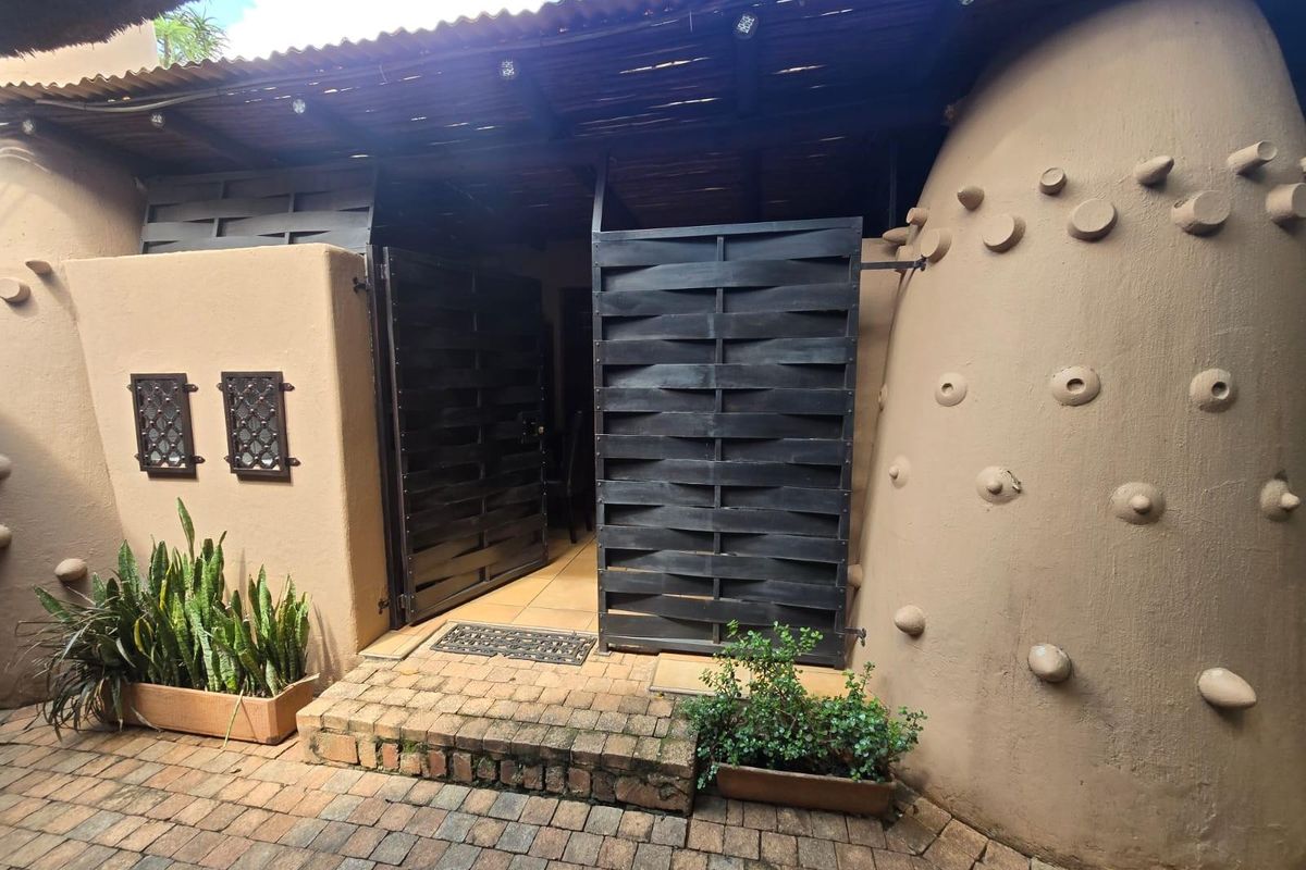 Luxury Fully Serviced Extended-Stay Studio Apartment - Photo 2