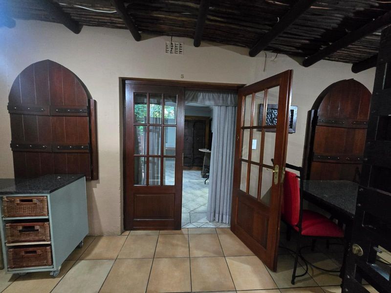 Luxury Fully Serviced Extended-Stay Studio Apartment - Photo 3